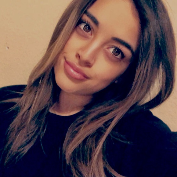 Meet your Posher, Ana - Picture 1 of 1